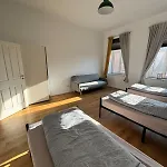Moderne 100qm Mit Großzügigen Balkon Für 6