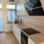Apartment Moderne 100qm Mit Großzügigen Balkon Für 6