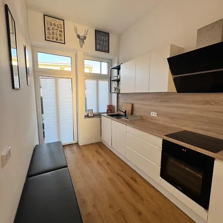 Moderne 100qm Mit Grosszuegigen Balkon Fuer 6