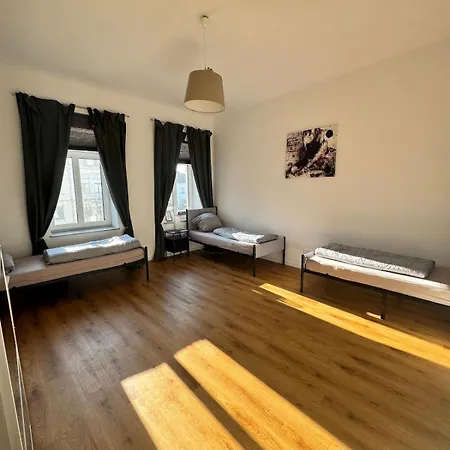 Moderne 100qm Mit Grosszuegigen Balkon Fuer 6 Appartement Niederdorla