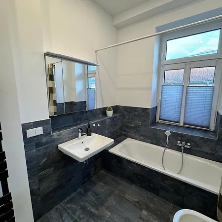 Apartment Moderne 100qm Mit Grosszuegigen Balkon Fuer 6 Niederdorla