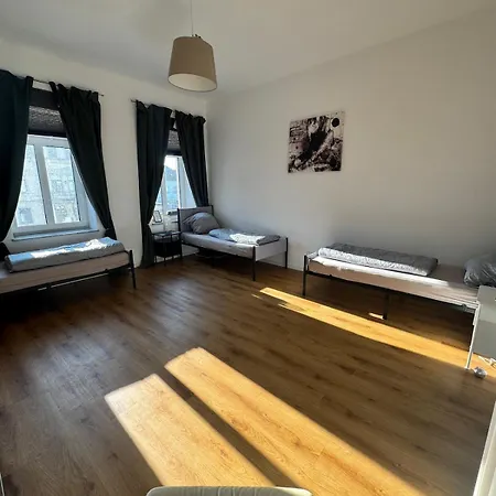 Apartment Moderne 100qm Mit Grosszuegigen Balkon Fuer 6 *