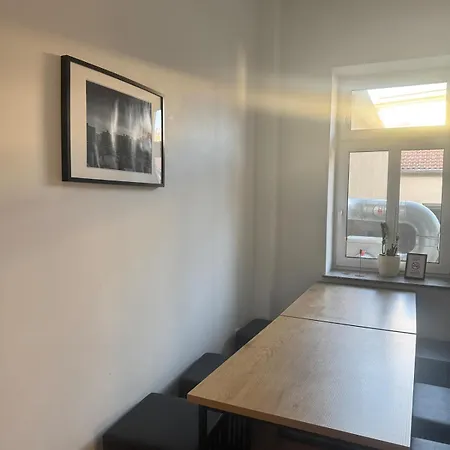 Apartment Moderne 100qm Mit Grosszuegigen Balkon Fuer 6