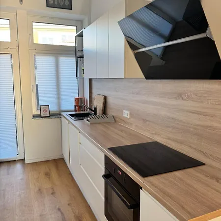 Apartment Moderne 100qm Mit Grosszuegigen Balkon Fuer 6