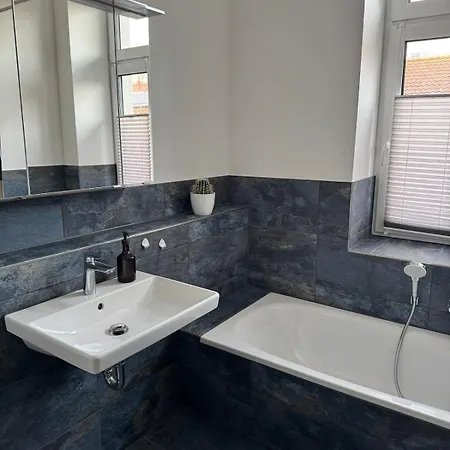 Moderne 100qm Mit Grosszuegigen Balkon Fuer 6 * Niederdorla
