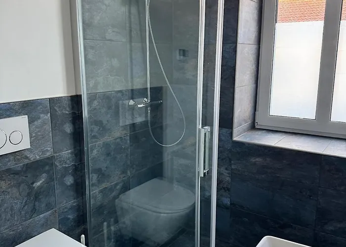 Moderne 100qm Mit Grosszuegigen Balkon Fuer 6 Appartement