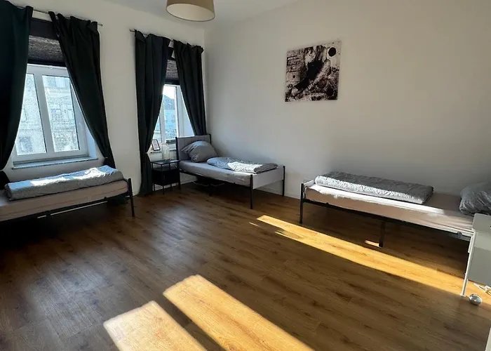 Appartement Moderne 100qm Mit Grosszuegigen Balkon Fuer 6 *