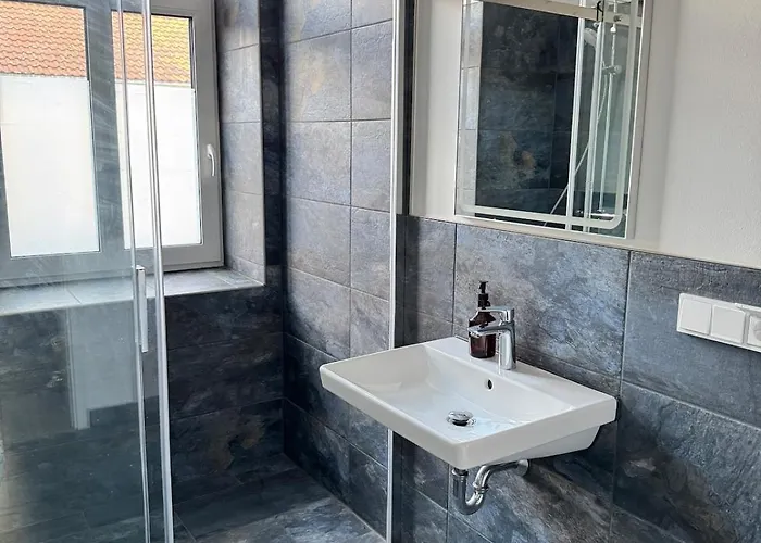 Moderne 100qm Mit Grosszuegigen Balkon Fuer 6 Appartement Niederdorla