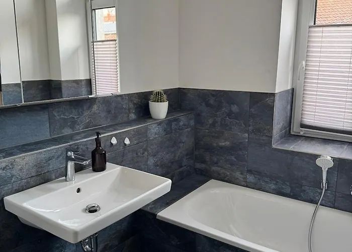 Moderne 100qm Mit Grosszuegigen Balkon Fuer 6 * Niederdorla